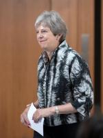 Theresa May coraz bardziej się liczy z brakiem porozumienia o warunkach rozwodu z Unią.