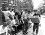 Najpierw rewolucja wideo, potem rewolucja w polityce... Gorący czerwiec 1989 roku przed jednym z warszawskich sklepów Pewex z elektroniką 