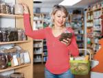 ≥Dwie trzecie kupujących stara się wybierać zdrową żywność 