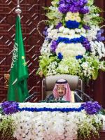 ≥Sędziwy król Salman (na zdjęciu z posiedzenia rady konsultacyjnej 19 listopada) nie wycofa się zapewne z decyzji o mianowaniu na swojego następcę 33-letniego dziś syna – księcia Mohameda bin Salmana 