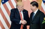 <Prezydent USA Donald Trump (na zdjęciu z prezydentem Chin Yi Xinpingiem) wielokrotnie oskarżał chińskie firmy  o kradzież technologii 