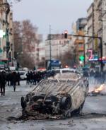 We wtorek szef MSW Christophe Castaner ma wytłumaczyć, dlaczego policja nie zdołała w weekend zapobiec chaosowi na ulicach Paryża 