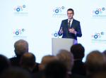Premier Mateusz Morawiecki powiedział, że na inwestycje trafi 100 mld zł w ciągu 10–12 lat, a uwzględniając CPK, jeszcze więcej 