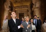 Emmanuel Macron z małżonką w starożytnej świątyni w Abu Simbel 