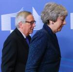 Theresa May przekonuje Jeana-Claude,a Junckera, że bezproblemowy przepływ towarów i ludzi między Irlandią a Irlandią Północną będzie w przyszłości możliwy dzięki rozwojowi technologicznemu