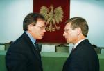 Mylnie oskarżano o schładzanie gospodarki wicepremiera Leszka Balcerowicza (z prawej). Był to głównie skutek polityki Rady Polityki Pieniężnej, która doprowadziła w 2001 roku do zahamowania wzrostu PKB i wysokiego bezrobocia – mówi Dariusz Rosati, ówczesny członek RPP