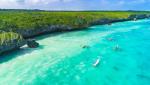 Zanzibar słynie z przepięknych plaż pokrytych białym piaskiem i oblewanych błękitnymi wodami Oceanu Indyjskiego 