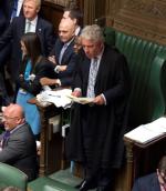 Spiker Izby Gmin John Bercow niespodziewanie oświadczył, że nie można poddawać pod głosowanie tej samej uchwały na jednej sesji parlamentu. To wywołało kryzys polityczny na Wyspach  