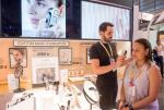 Działające na globalną skalę firmy, jak L'Oreal, dzięki technologicznym innowacjom dostosowują się do oczekiwań konsumentów, którzy szukają indywidualnie dobranych kosmetyków 
