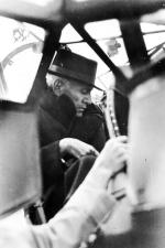 Duce na pokładzie niemieckiego samolotu Storch pilotowanego przez kapitana Heinricha Gerlacha 