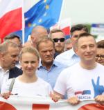 Donald Tusk wsparł Koalicję Europejską podczas marszu 