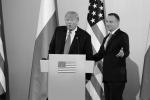 Prezydenci Donald Trump i Andrzej Duda podczas konferencji na Zamku Królewskim w Warszawie w lipcu 2017 r. Od tamtej wizyty można mówić o zwiększeniu intensywności kontaktów wzajemnych między Polską i USA 