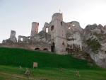 „Trwałe ruiny” zamku Ogrodzieniec w Podzamczu, w woj. śląskim (na terenie Jury Krakowsko-Częstochowskiej).