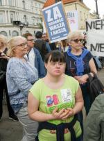 Niepełnosprawni o swoje prawa walczyli w czwartek na ulicach Warszawy 