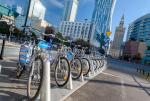 Rowery stają się coraz ważniejszym wsparciem miejskiej mobilności 