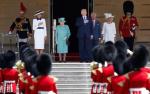 3 czerwca. Powitanie w pałacu Buckingham w Londynie. Od lewej: pierwsza dama USA Melania Trump, królowa Elżbieta II, prezydent Donald Trump, książę Karol i jego żona księżna Kamila 