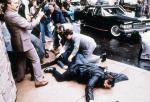 Zamach na prezydenta Ronalda Reagana dokonany przez Johna Hinkleya Jr. przed hotelem Hilton w Waszyngtonie 30 marca 1981 r. 