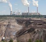 Zasilana węglem brunatnym elektrownia Bełchatów z Grupy PGE jest największym w Polsce  źródłem emisji CO2 