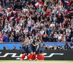 Francuzki na inaugurację turnieju pokonały wysoko Koreę Płd. 4:0. Mecz we francuskiej telewizji oglądało ponad 10 milionów widzów 