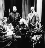 Mikołaj II z żoną Aleksandrą Fiodorowną i córką Olgą z wizytą u królowej Wiktorii 