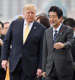 Prezydent USA Donald Trump i premier Japonii Shinzo Abe podczas wizyty amerykańskiego przywódcy w Japonii 