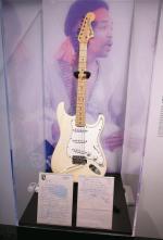 Fender Stratocaster Jimiego Hendrixa z legendarnego Woodstock Festival 1969. Sprzedany za 2 mln dolarów