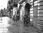 Batalion „Pięść” (na zdjęciu w czasie patrolu) stanowili żołnierze ostrzelani we wcześniejszych akcjach specjalnych