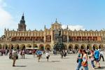 Kraków już wie, że duża liczba turystów ma swoje plusy, ale i sporo minusów 