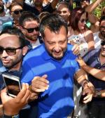 Matteo Salvini nie wprowadził prawie niczego ze swojego programu, ale jego popularność rośnie. Umie trafić do wyborców  