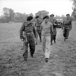 Przed bitwą o Falaise. Gen. Maczek z brytyjskim marszałkiem  Bernardem L. Montgomerym, Normandia, sierpień 1944 r.