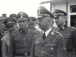 Franz Ziereis (po lewej obok Himmlera)  w obozie Mauthausen  
