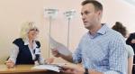 Aleksiej Nawalny (na zdjęciu głosuje w wyborach 8 września) ujawnił dziesiątki afer korupcyjnych. Teraz Kreml oskarża go o oszustwa 