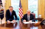Zdjęcie prezydentów Donalda Trumpa i Andrzeja Dudy stało się symbolem polityki  podporządkowania Polski USA 