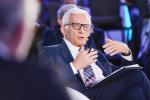 Jerzy Buzek, profesor nauk technicznych. W latach 1997–2001 poseł na Sejm III kadencji oraz prezes Rady Ministrów, w latach 1998–2001 pełnił funkcję przewodniczącego Komitetu Integracji Europejskiej, od 2004 jest posłem do Parlamentu Europejskiego, a w latach 2009–2012 był jego przewodniczącym. 