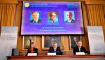 Sekretarz generalny  oraz członkowie Królewskiej Akademii Nauk Szwecji ogłaszają laureatów Nagrody Nobla  w dziedzinie chemii 