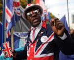 Londyn, 28 października. Zwolennik brexitu demonstruje pod parlamentem 