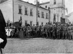 Józef Piłsudski  w Mińsku, 29 września 1919 r. Naczelnik siedzi na podwyższeniu