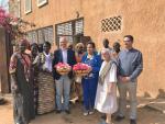 ≥Podczas wizyty w Senegalu Michał Kurtyka spotkał się z mieszkańcami Dakaru, którzy opowiadali o trudnym dostępie do wody pitnej, zanieczyszczeniu powietrza czy gospodarce odpadami 