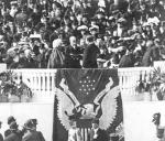Theodore Roosevelt składający przysięgę podczas inauguracji jego drugiej kadencji, 1905 r. 