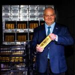 Prof. Adam Glapiński podał, że blisko połowa złota wchodzącego w skład oficjalnych aktywów rezerwowych Polski, czyli 105 ton, znajduje się w skarbcach banku centralnego  