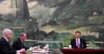 Xi Jinping  i Nikołaj Patruszew (drugi z lewej) w czasie spotkania  w Pekinie  