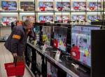 Internet nie spustoszył tradycyjnych sklepów  z elektroniką użytkową. Badania pokazują, że Polacy – i to niezależnie od wieku – wciąż chętniej kupują urządzenia RTV i AGD  w „realu”  niż w sieci 