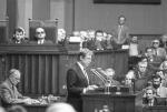 Prezydent Czechosłowackiej Republiki Federalnej Václav Havel przemawia w Sejmie. Warszawa, 25 stycznia 1990 r. 