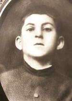 Nastoletni Josif z czasów, gdy uczył się w przycerkiewnej szkole w Gori; 1892 r. 