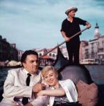 Federico Fellini i jego żona, aktorka Giulietta Masina  w Wenecji (1955)