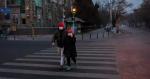 Władze w Pekinie wprowadziły nakaz noszenia masek. Brakuje ich na terenie całego kraju 