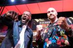 Deontay Wilder (z lewej) i Tyson Fury przed walką w Las Vegas  