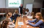 Edukacja dzieci  i młodzieży to kluczowy obszar działań fundacji korporacyjnych w Polsce,  w tym Czepczyński Family Foundation, która prowadzi program ABC-Ekonomii 