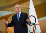 Prezydent MKOl Thomas Bach zachowuje się tak, jakby wierzył, że koronawirus nie storpeduje igrzysk 