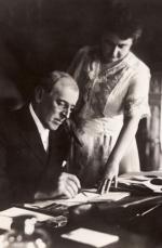 Woodrow Wilson, 28. prezydent USA, z drugą żoną, Edith. Biały Dom, czerwiec 1920 r.